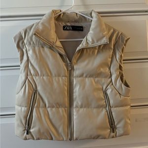 Zara Women's Cream Puffer Vest